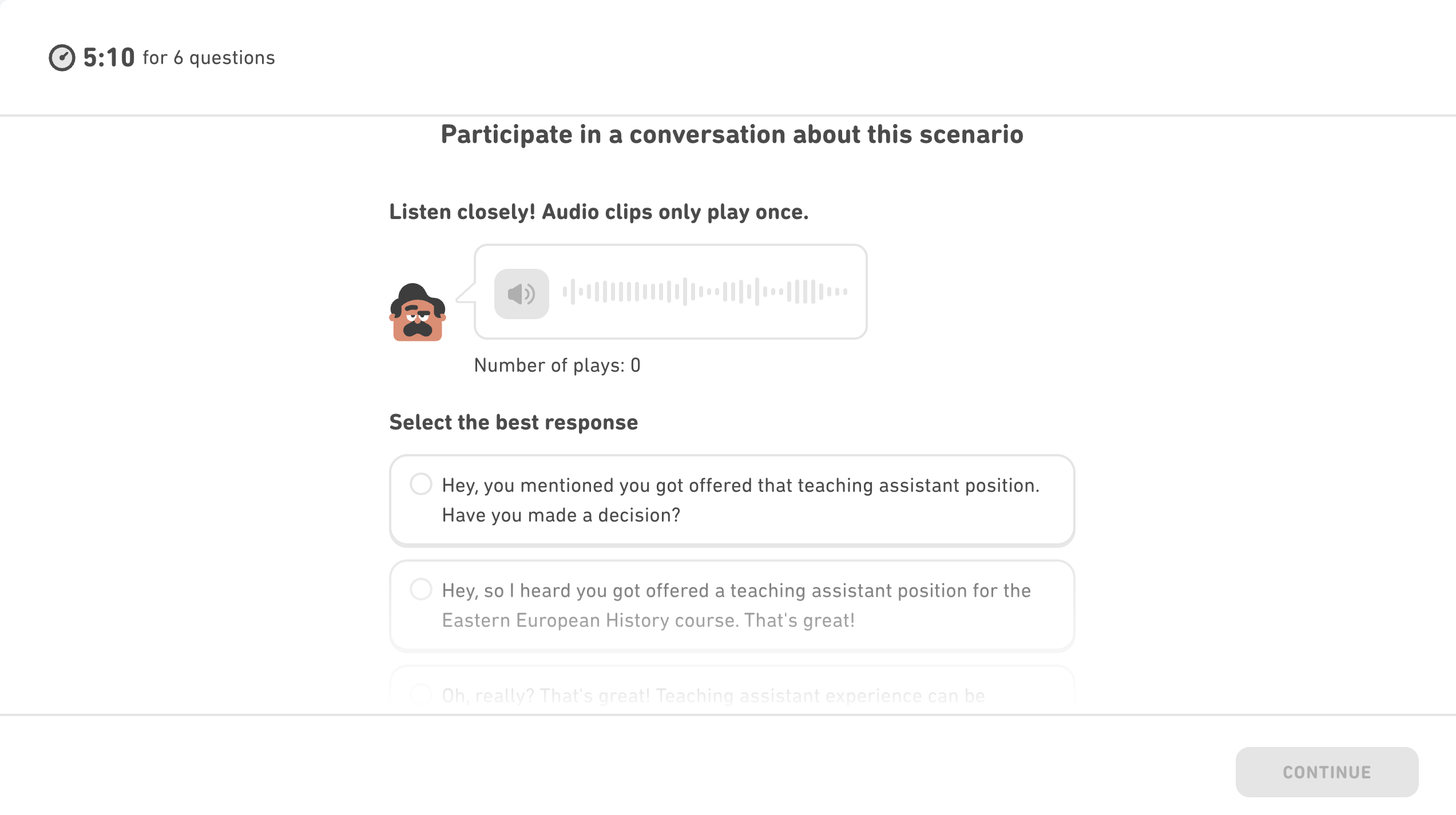 Sebuah tangkapan layar dari jenis pertanyaan Dengarkan dan Lengkapi yang baru di Ujian Bahasa Inggris Duolingo